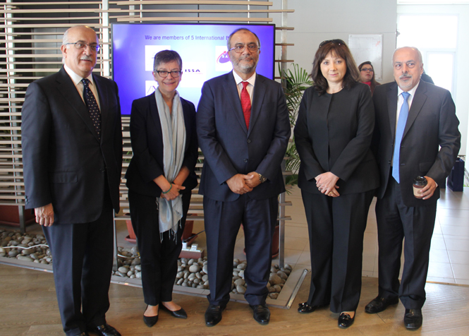 Australian High Commissioner visits CDC in November 2016